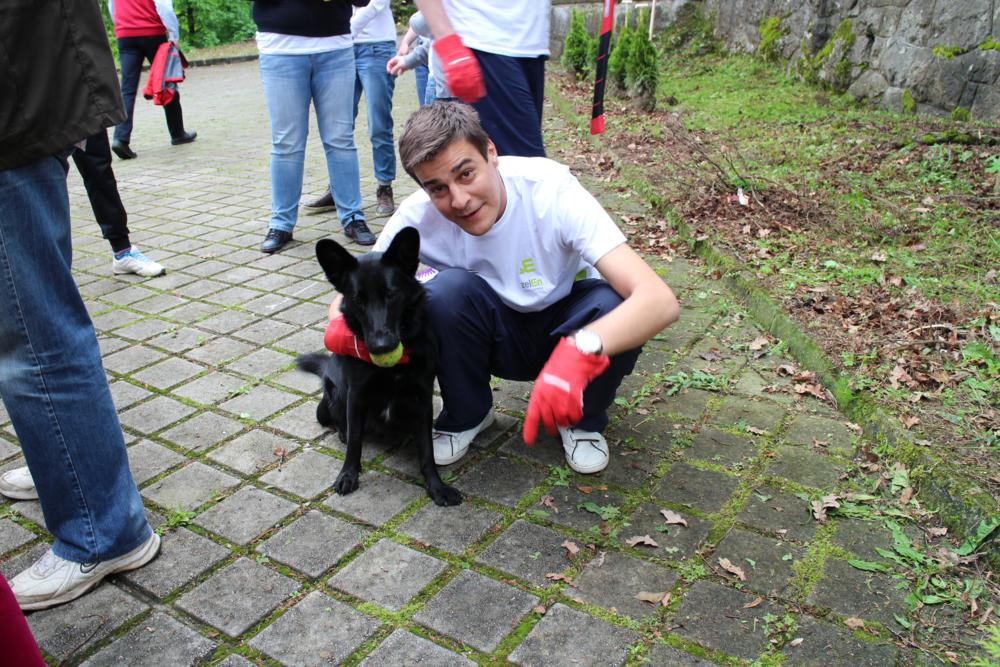 Djelatnici HEP Opskrbe sadili stabla kod hidroelektrane Ozalj u okviru vlastite inicijative 