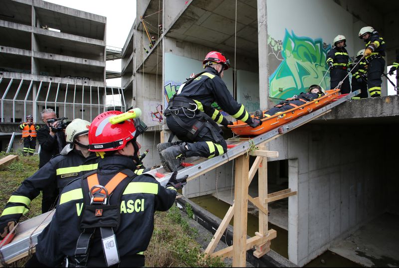 Pokazna vježba specijalističkih postrojbi civilne zaštite. Photo: Jurica Galoic/PIXSELL