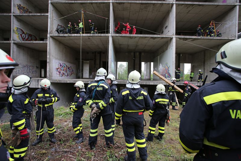 Pokazna vježba specijalističkih postrojbi civilne zaštite. Photo: Jurica Galoic/PIXSELL