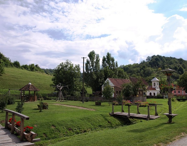 Seosko imanje Tucina kuća