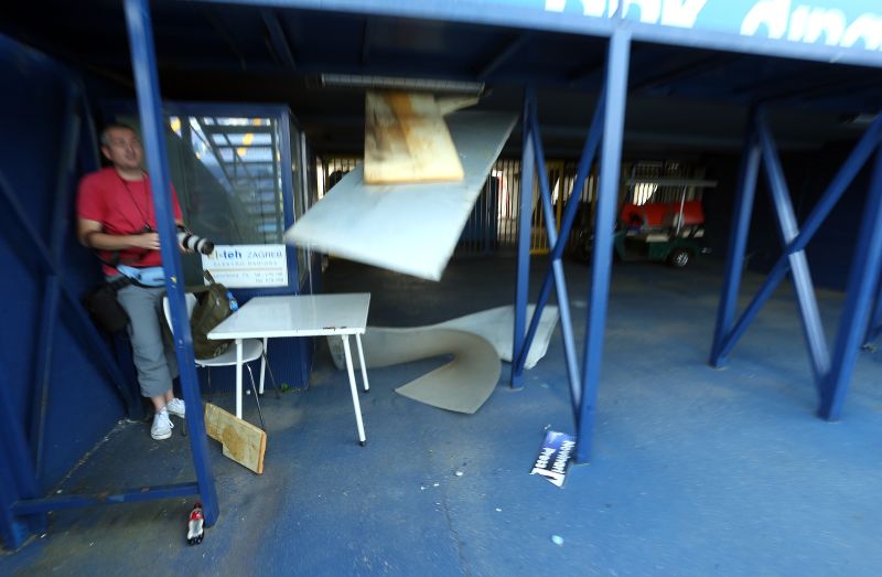 Jaki vjetar uništio je sve novouređene plave cerade na maksimirskom stadionu, veliki dio slabo posta