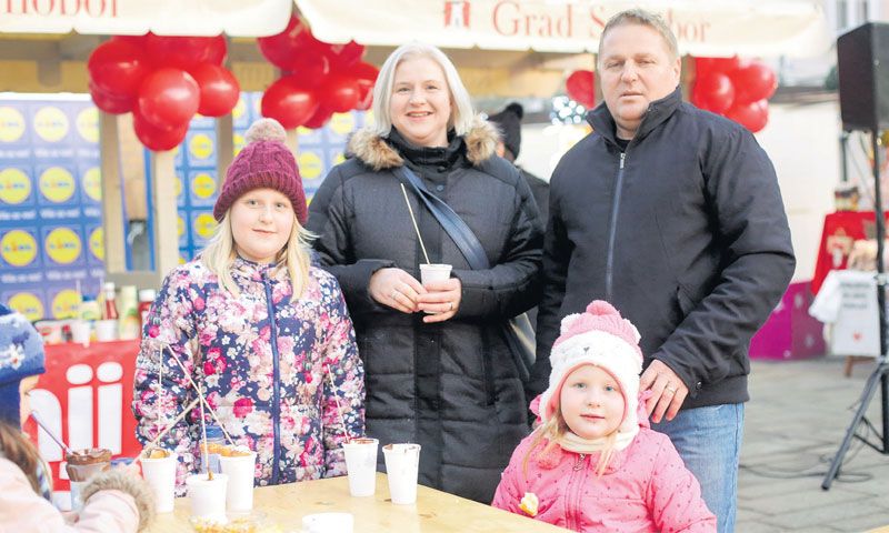 U Samobor je pristigla i cijela obitelj Strugar iz Ivanca koja se prošle godine oduševila Fašnikom/L