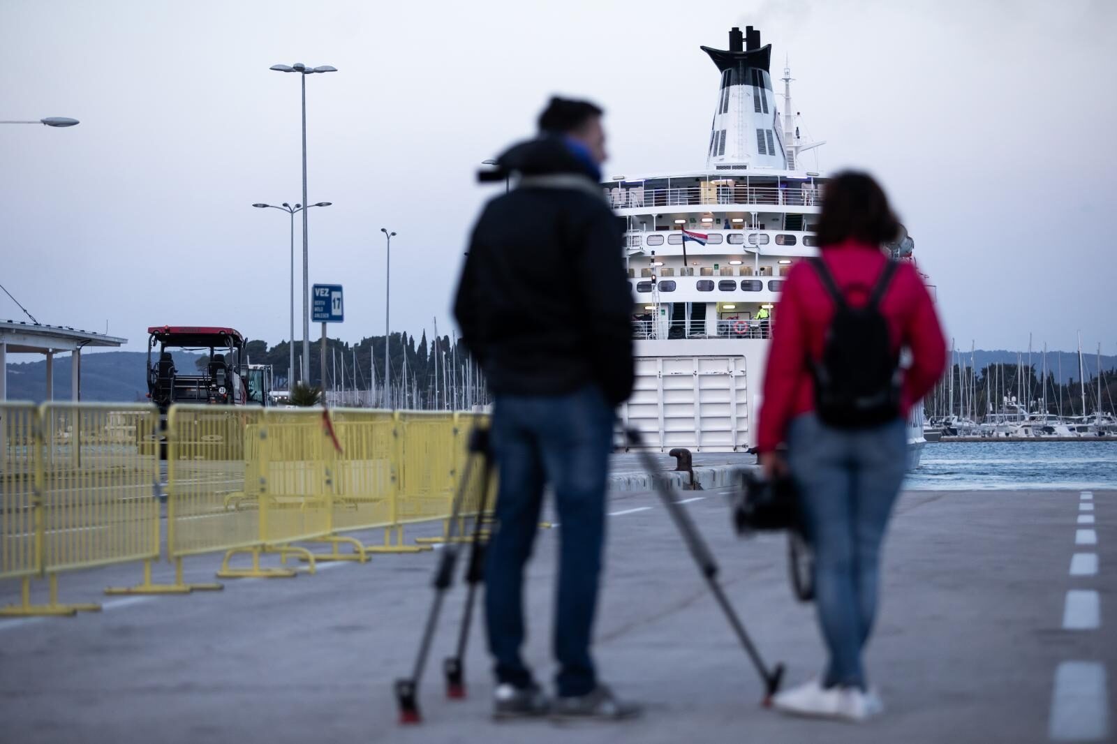 Trajekt iz Italije uplovio u Split s posebnim mjerama zaštite od koronavirusa