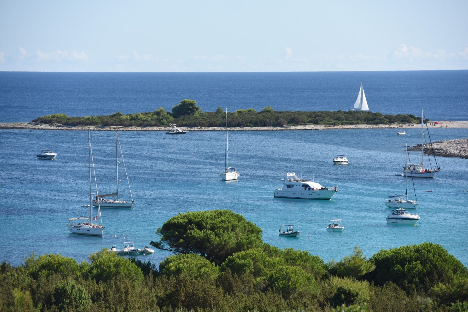 Foto: Dino Stanin/PIXSELL (Dugi otok idealan je za nautički turizam)