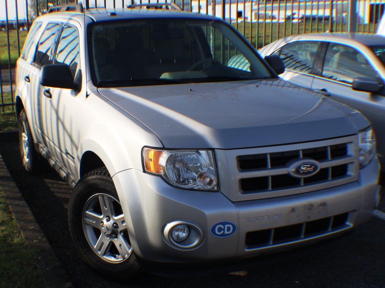 2011, FORD ESCAPE 2.5L HYBRID, 65.000KM Foto: Veleposlanstvo SAD-a