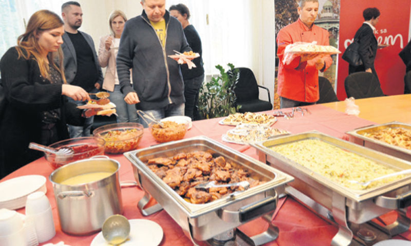 Uživali su u svim obrocima od juhe preko mesa i salata do deserta/Damir Špehar/PIXSELL