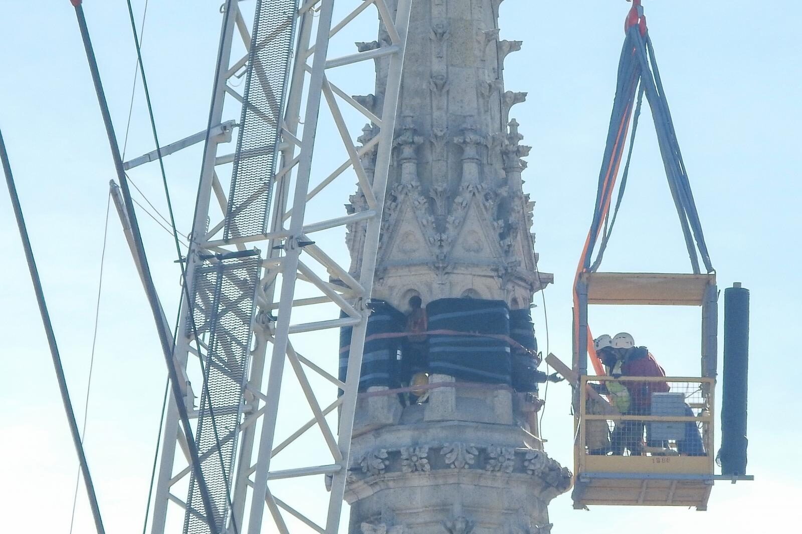 Zagreb: Pripreme sjevernog tornjak atedrale za početak rusenja dinamitom