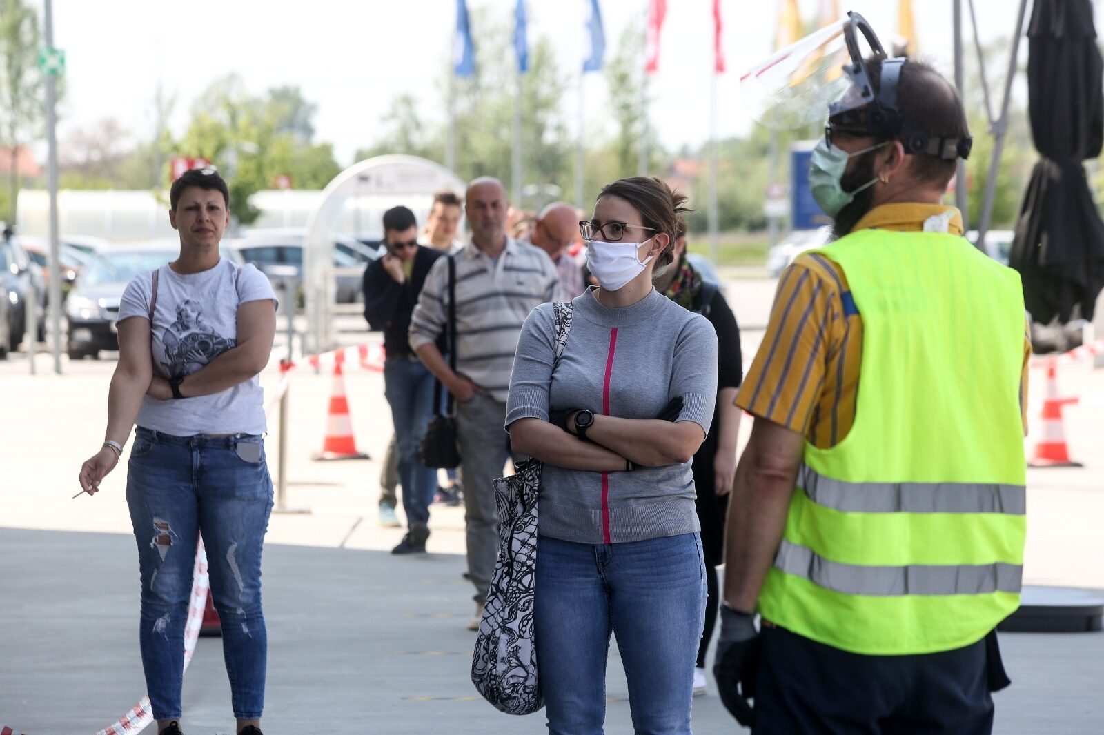 Zagreb: Ikea ponovno otvorila svoja vrata, čeka se u redu