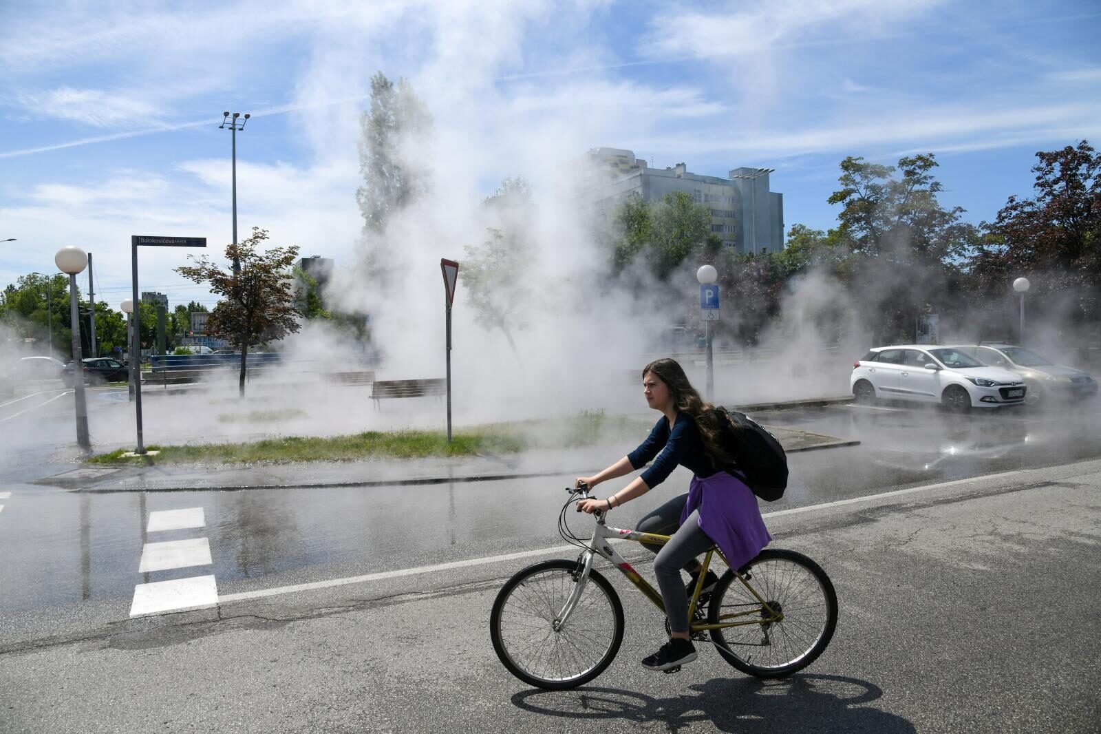 Zagreb: Na Aveniji Dubrovnik kod Utrina pukao vrelovod