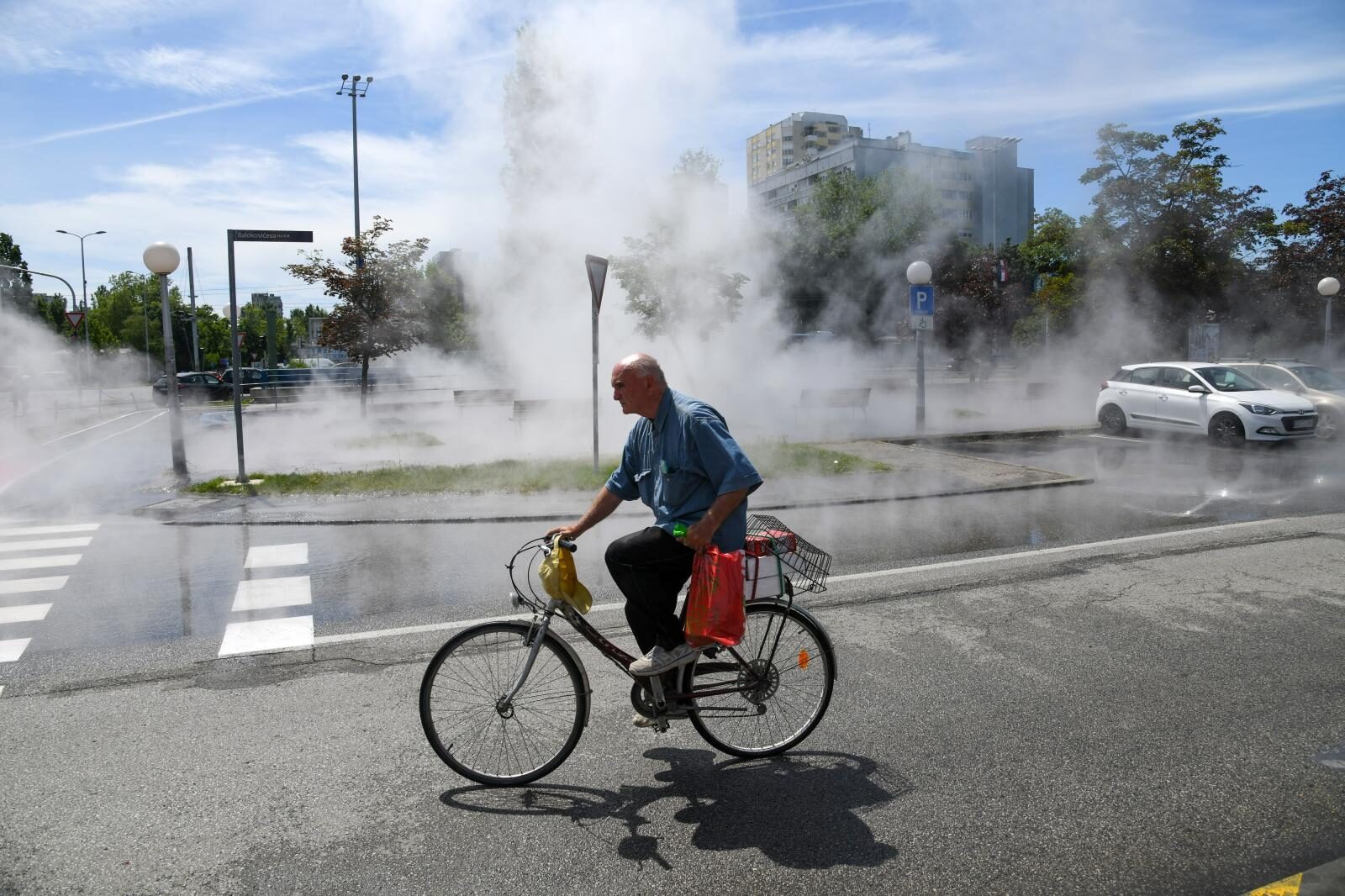 Zagreb: Na Aveniji Dubrovnik kod Utrina pukao vrelovod