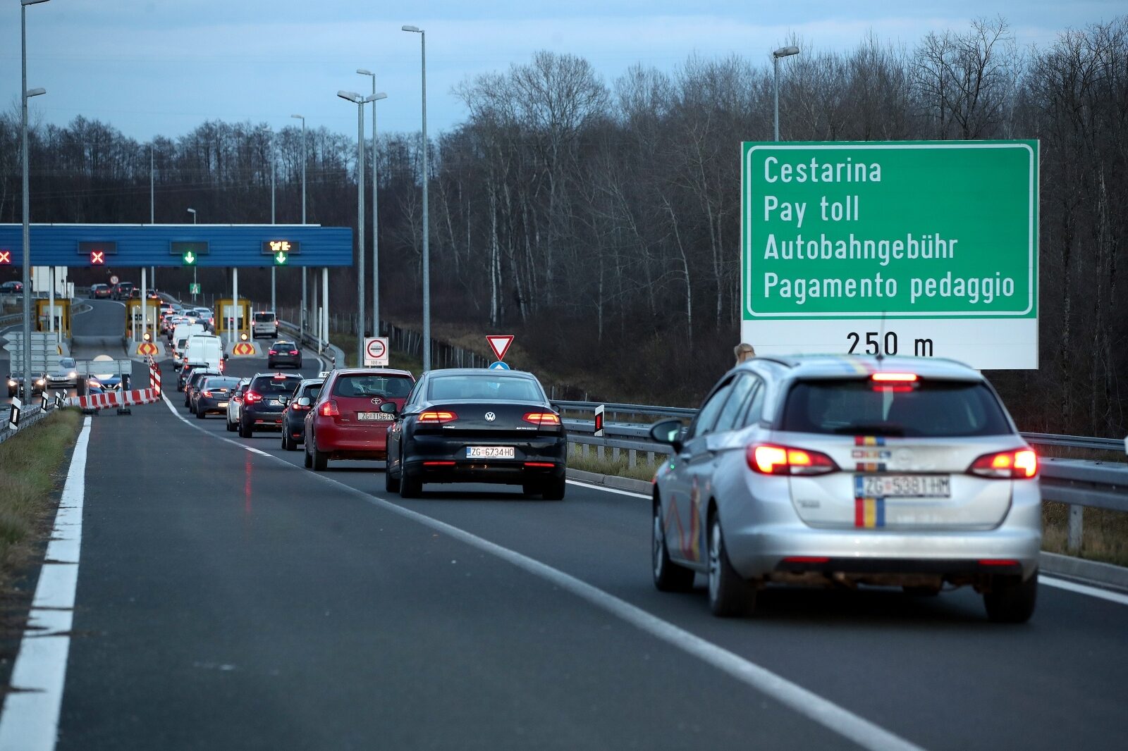 Lekenik: Kilometarska kolona na autoputu prema Sisku