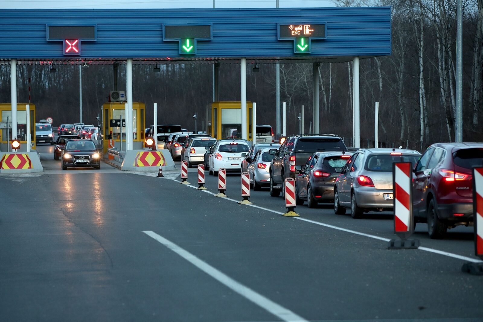 Lekenik: Kilometarska kolona na autoputu prema Sisku