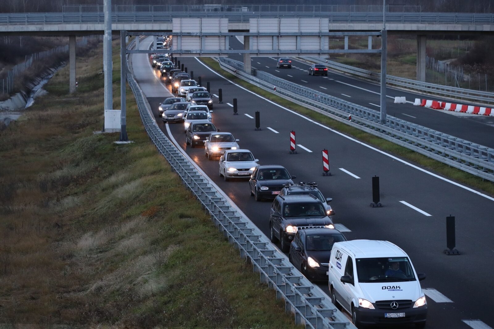 Lekenik: Kilometarska kolona na autoputu prema Sisku