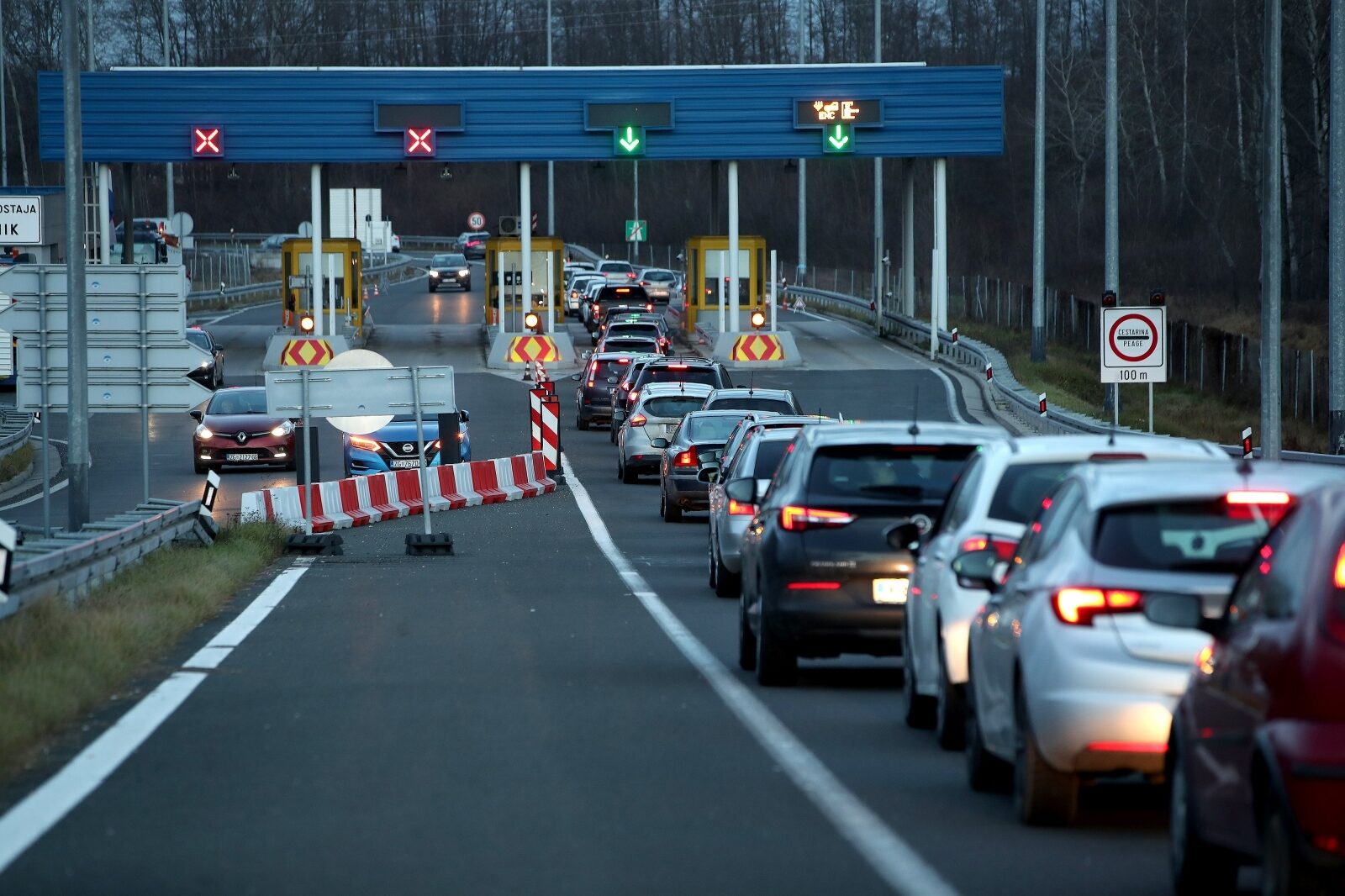 Lekenik: Kilometarska kolona na autoputu prema Sisku