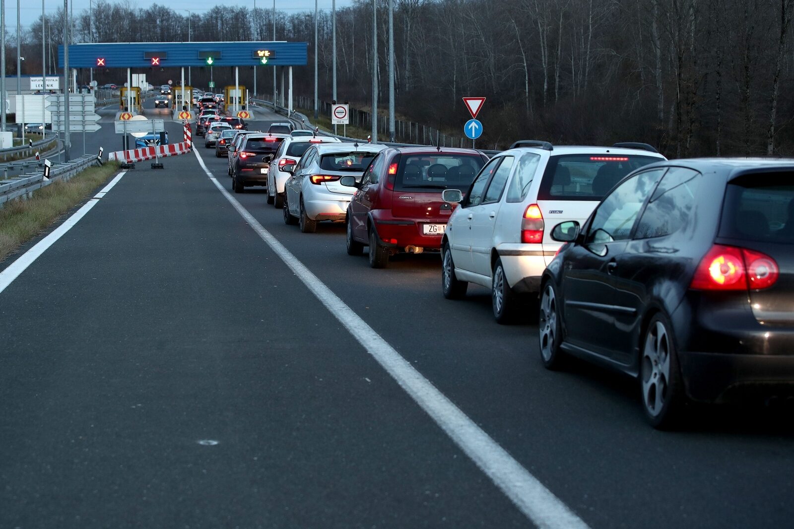 Lekenik: Kilometarska kolona na autoputu prema Sisku