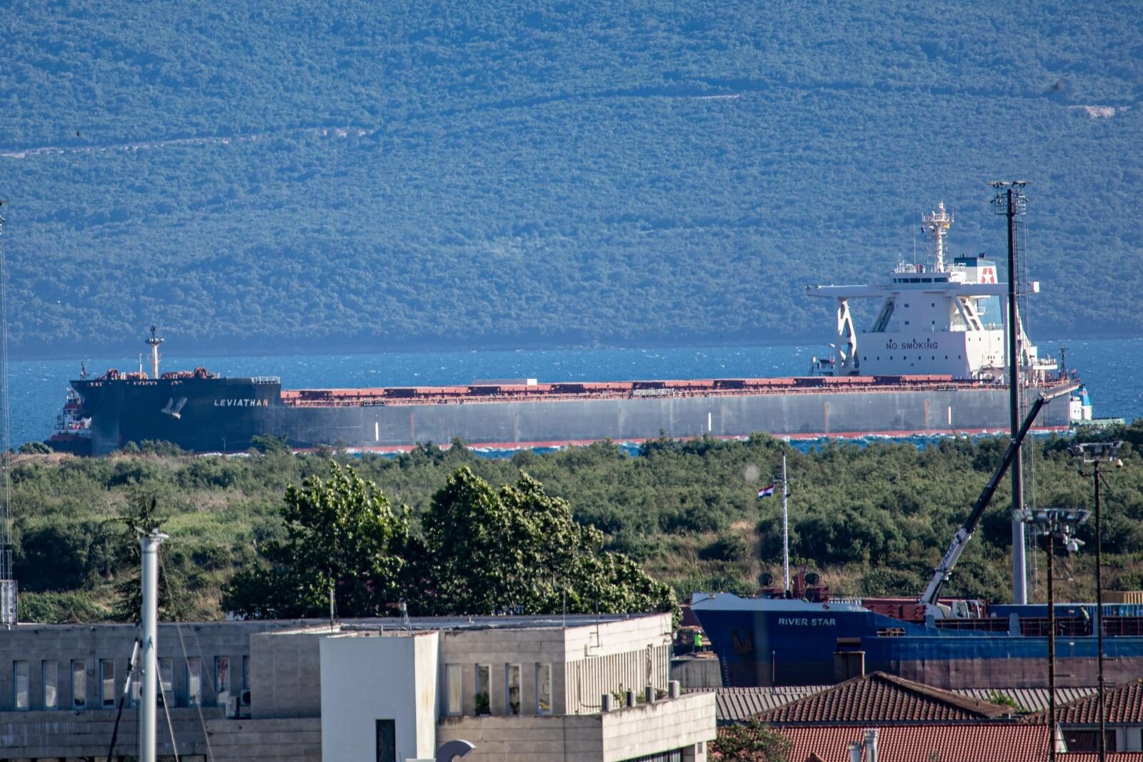 U Ploče uplovio Leviathan, najveći brod u povijesti ove luke