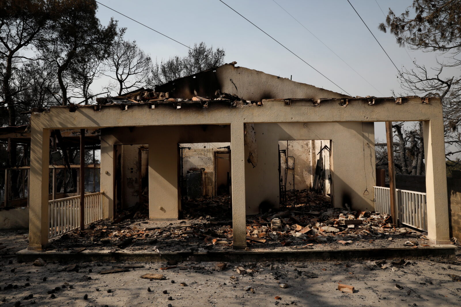 Wildfire erupts north of Athens