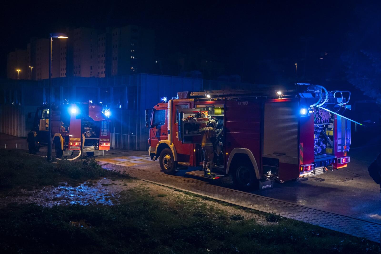 Split: U garaži na Pujankama izgorjelo nekoliko motocikala i automobila