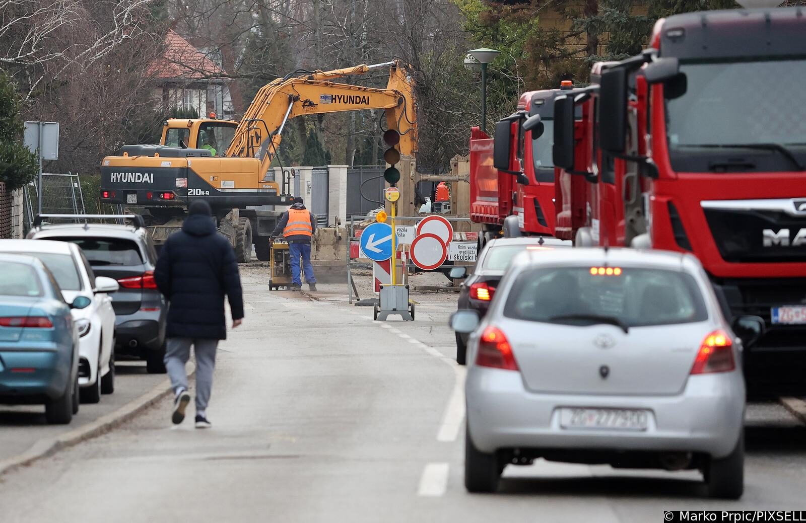 Zagreb: Obustavljen promet Jurjevskom ulicom zbog hitne sanacije kolnika