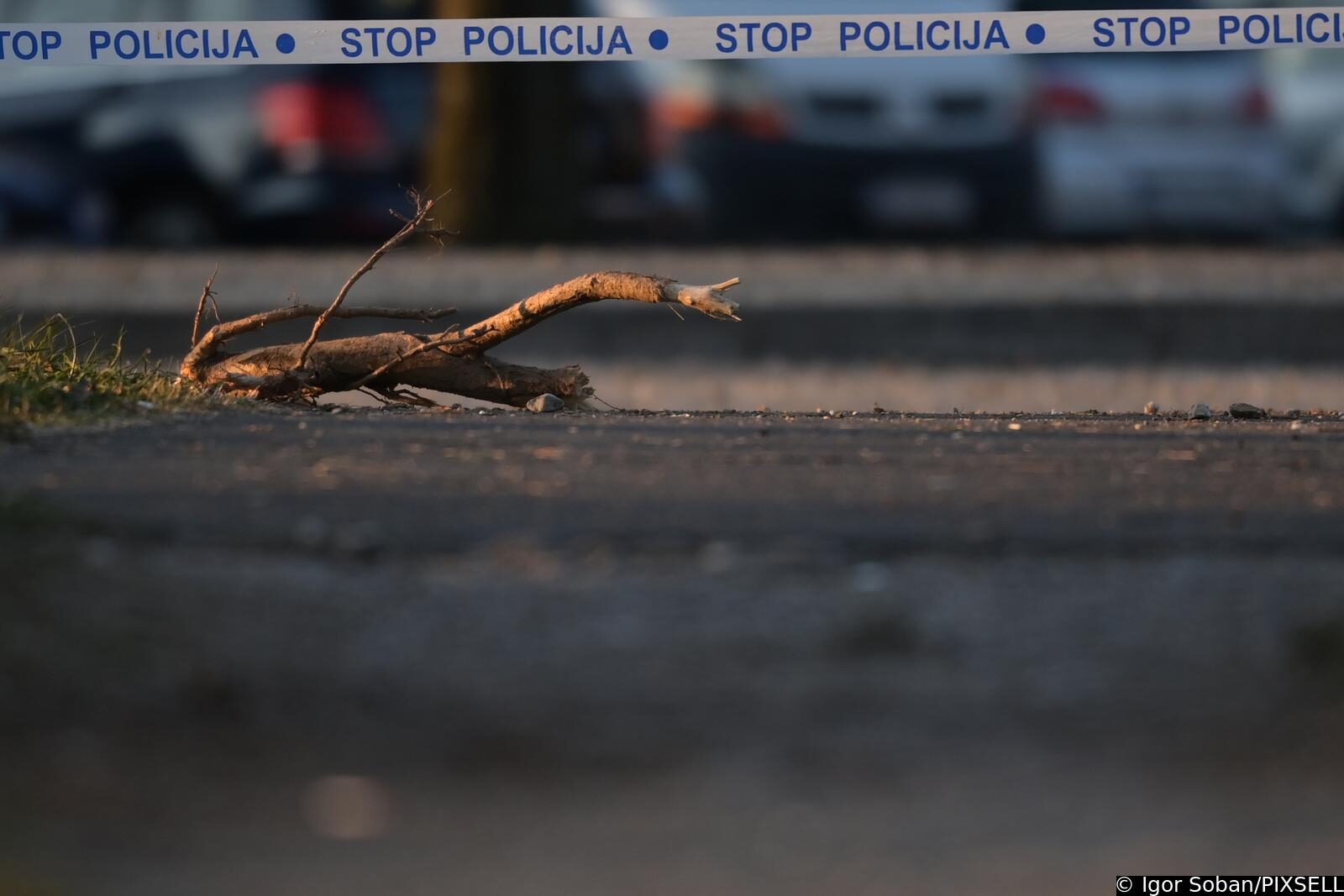 Na Jarunu specijalizirani timovi, pronađen krater i dva padobrana