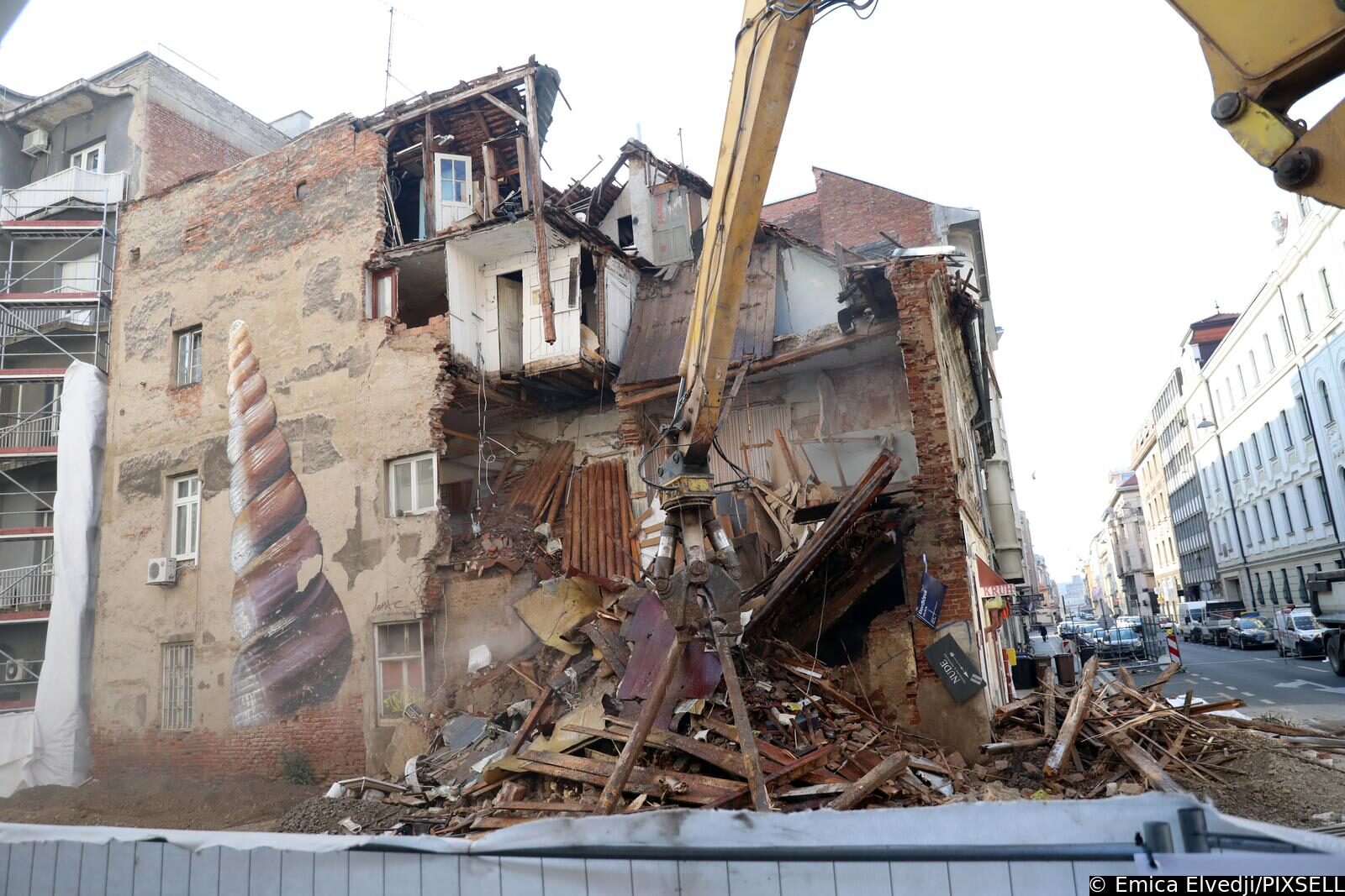 Zagreb: Počelo je rušenje zgrade na uglu Đorđićeve i Petrinjske, simbol zagrebačkog potresa