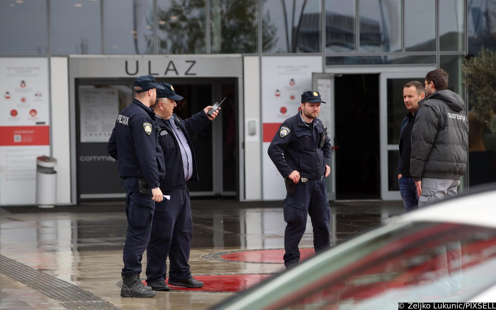 Zbog dojave o bombi evakuiran Arena centar