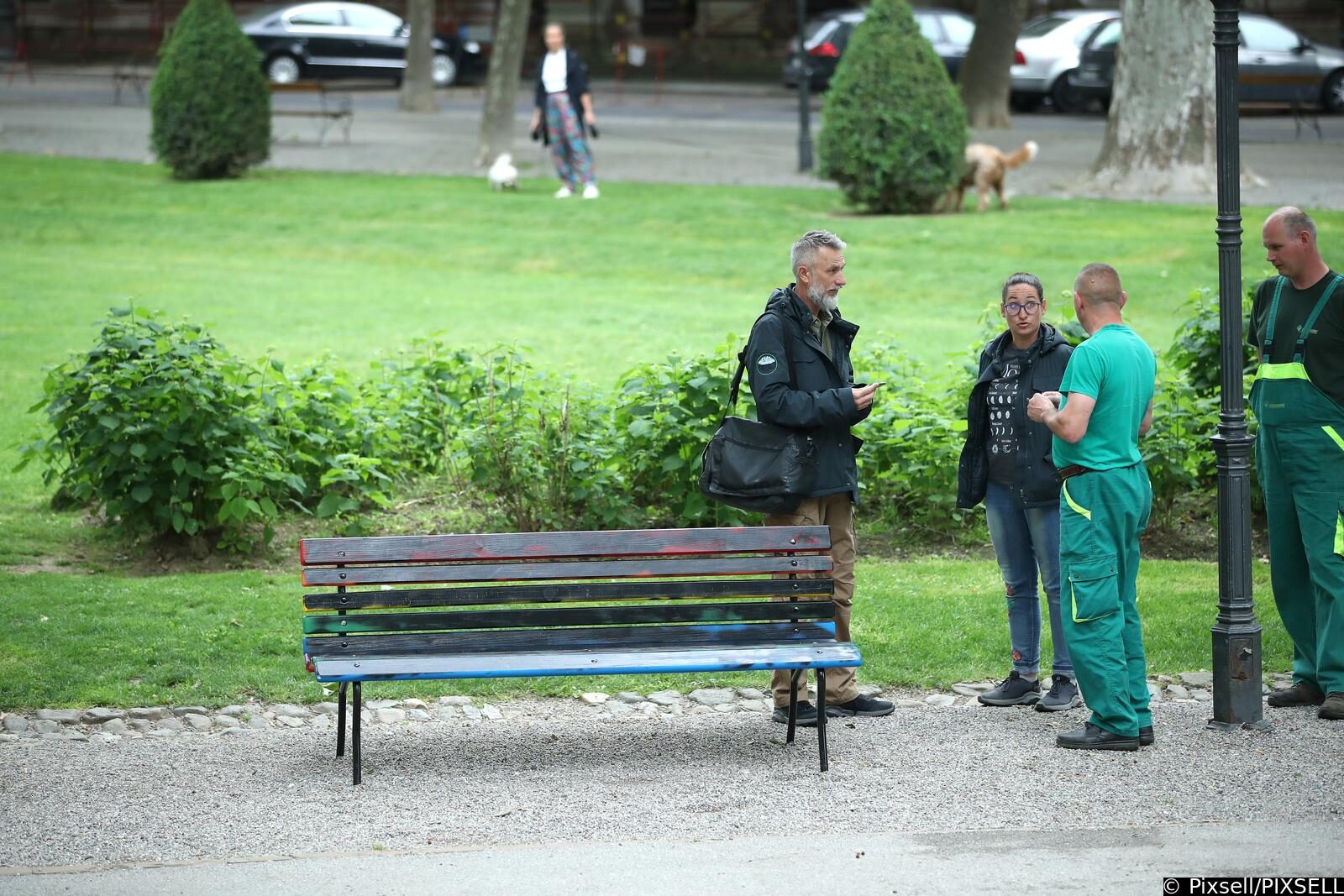 Zagreb: Nepoznati muškarac devastirao klupu duginih boja koja je postavljena na Zrinjevcu