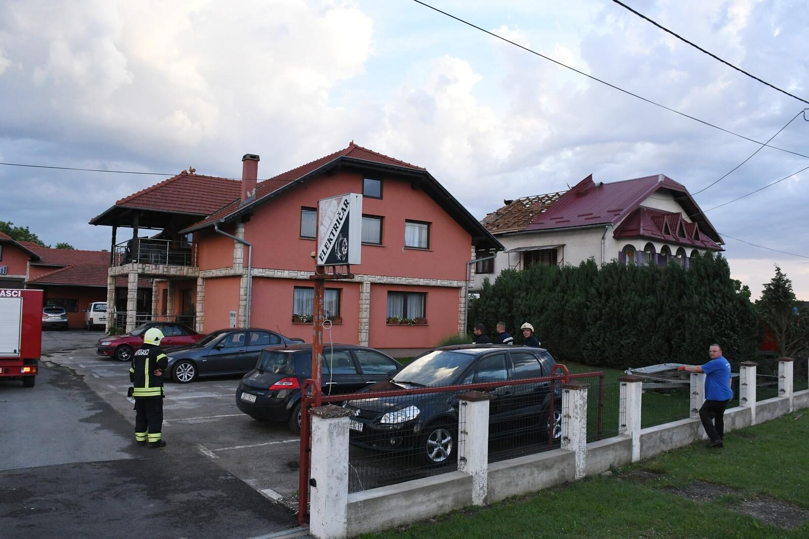 Nevrijeme praćeno  jakim vjetrom zahvatilo Sela, intervenirali vatrogasci