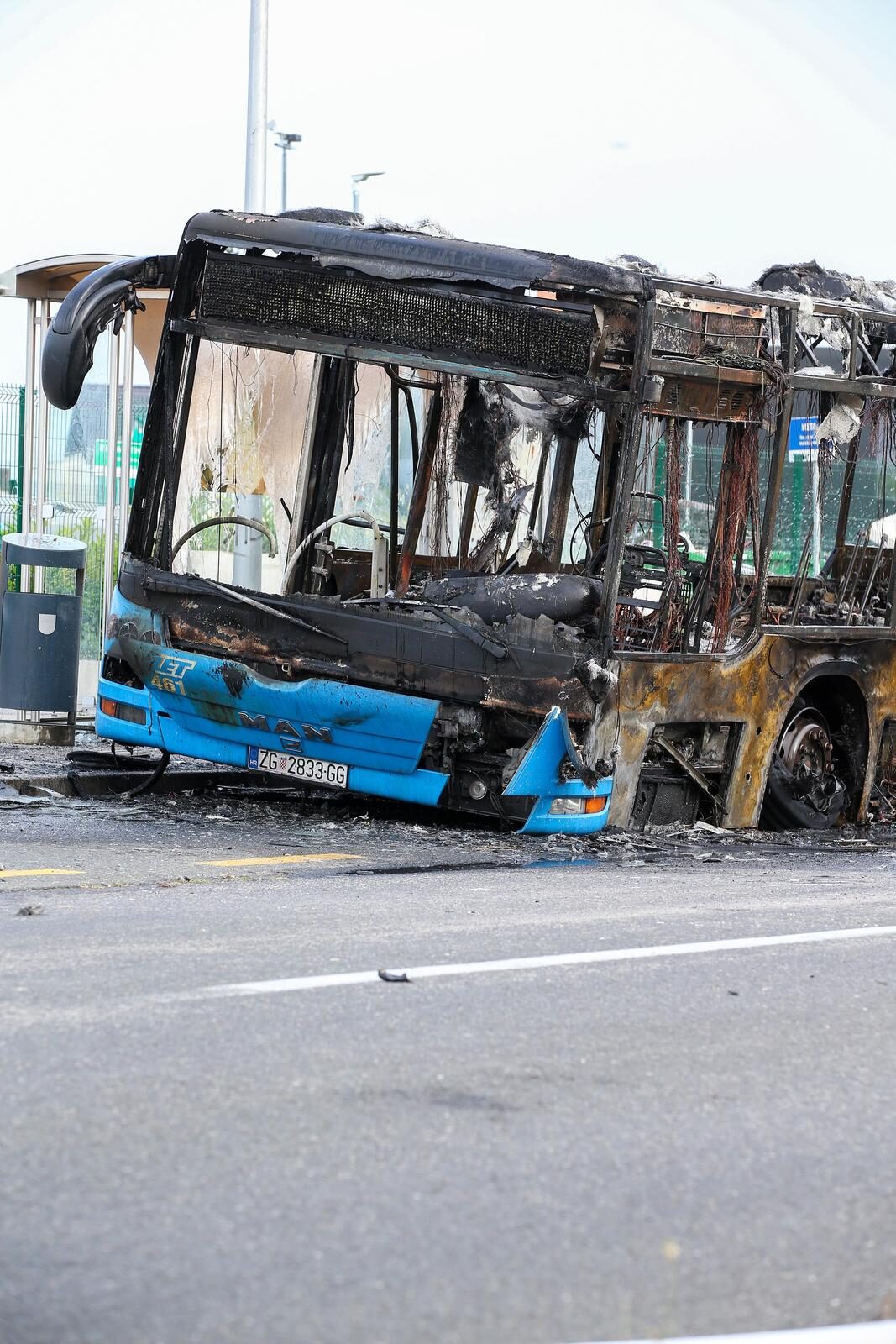 Zagreb: Zapalio se autobus na okretištu u Novom Jelkovcu