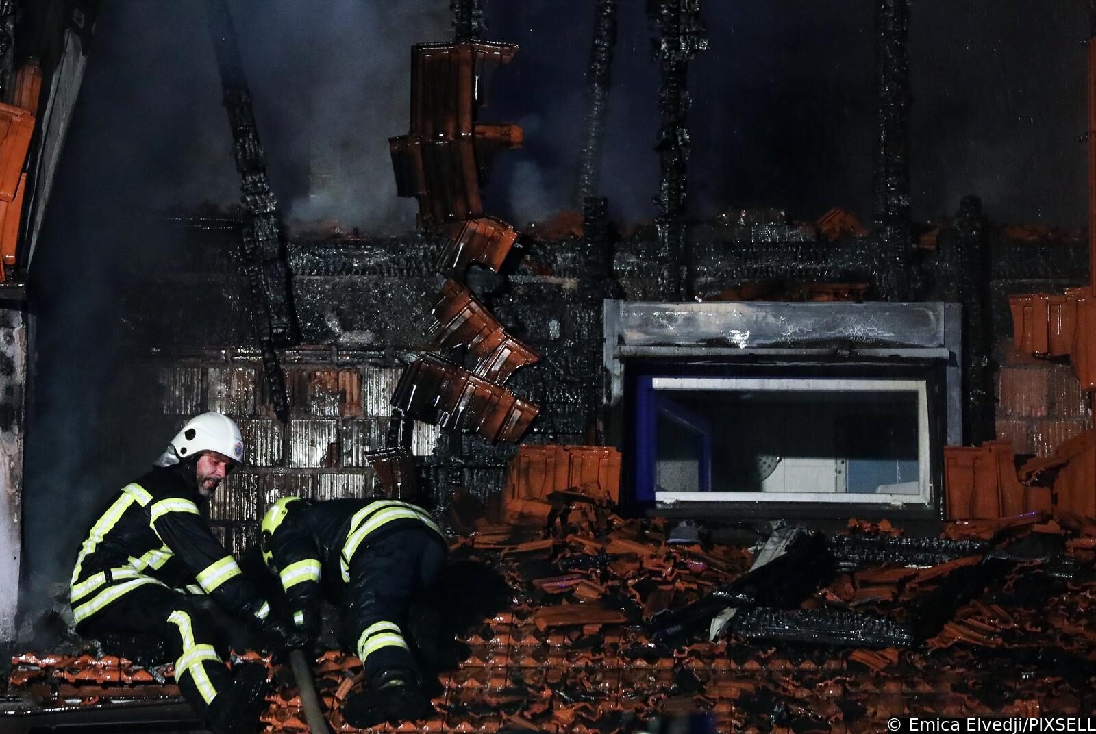 Veliki požar u Zaprešiću, plamen zahvatio nekoliko kuća