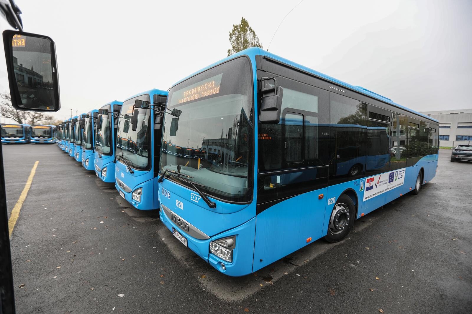 Zagreb: Predstavljeni novi niskopodni autobusi ZET-a