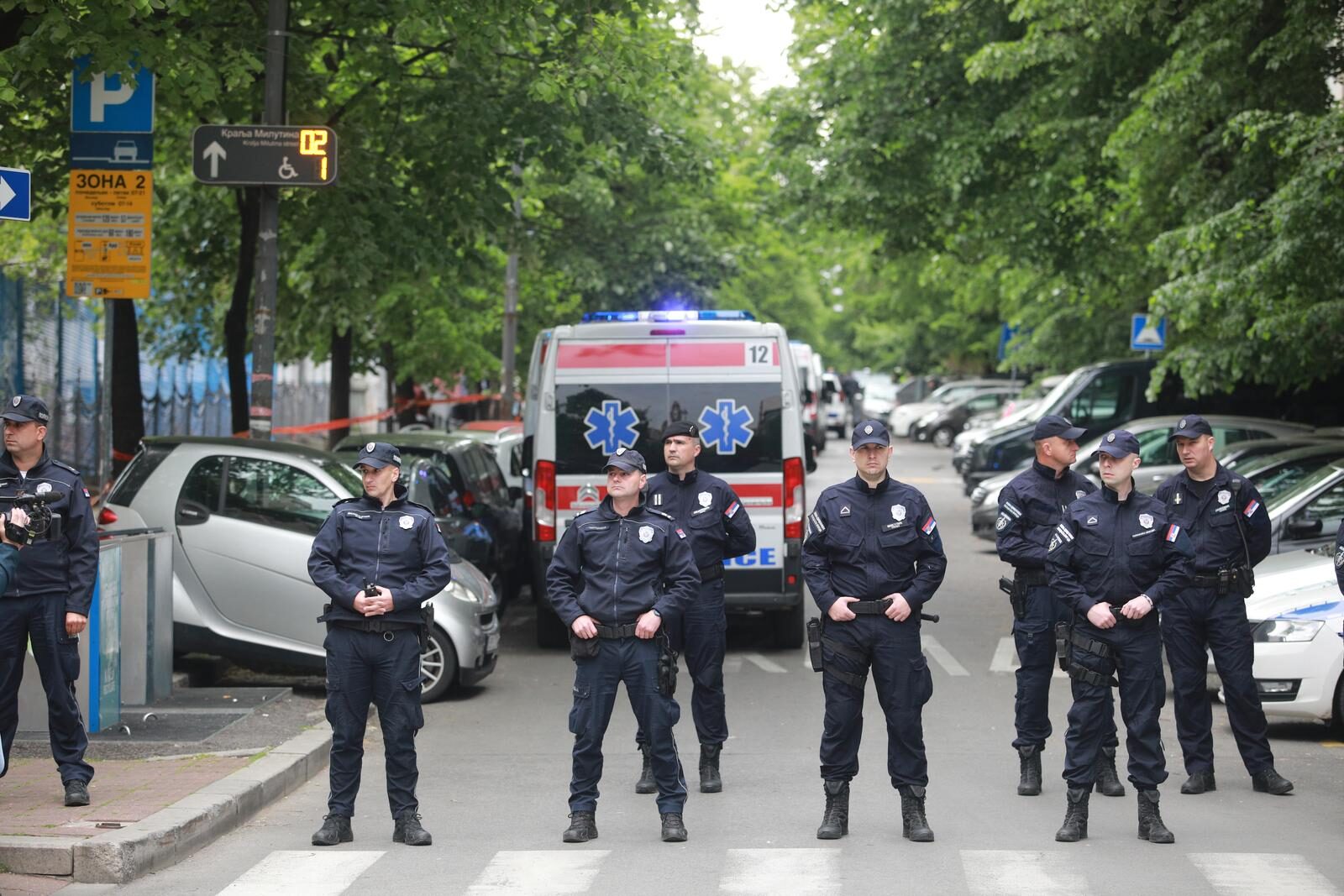 Beograd: Policija blokirala prometnice kod škole gdje je dječak ubio učenike i profesoricu