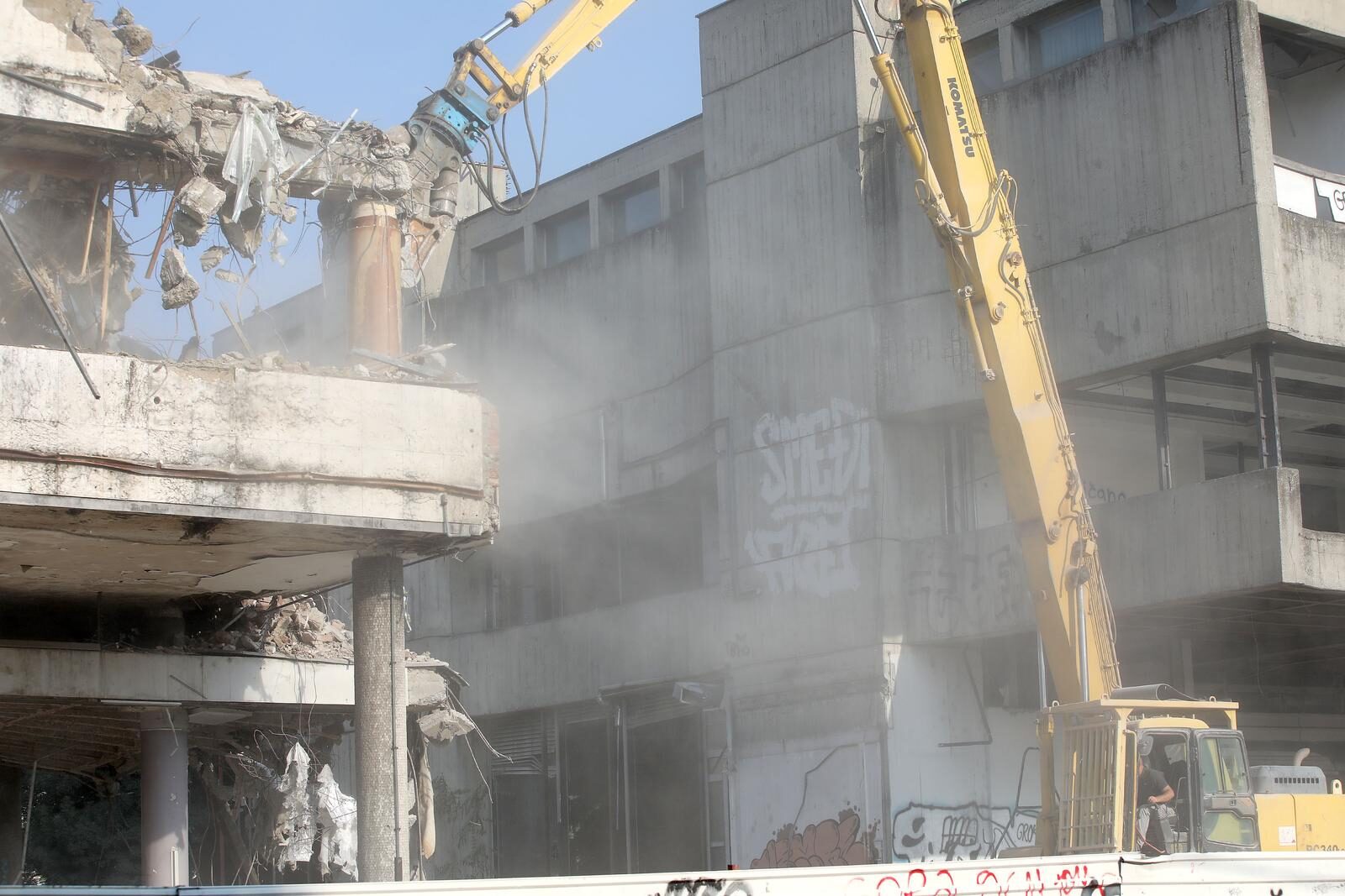 Zagreb: Rušenje stare zgrade Zagrebačke banke u Paromlinskoj