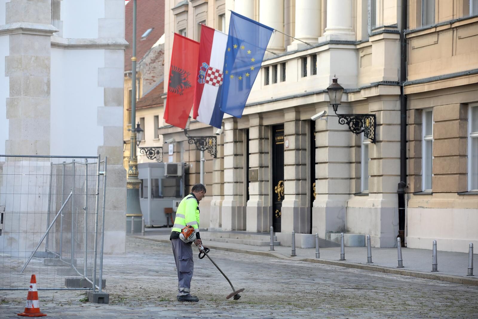 Zagreb: Pokošen Markov trg