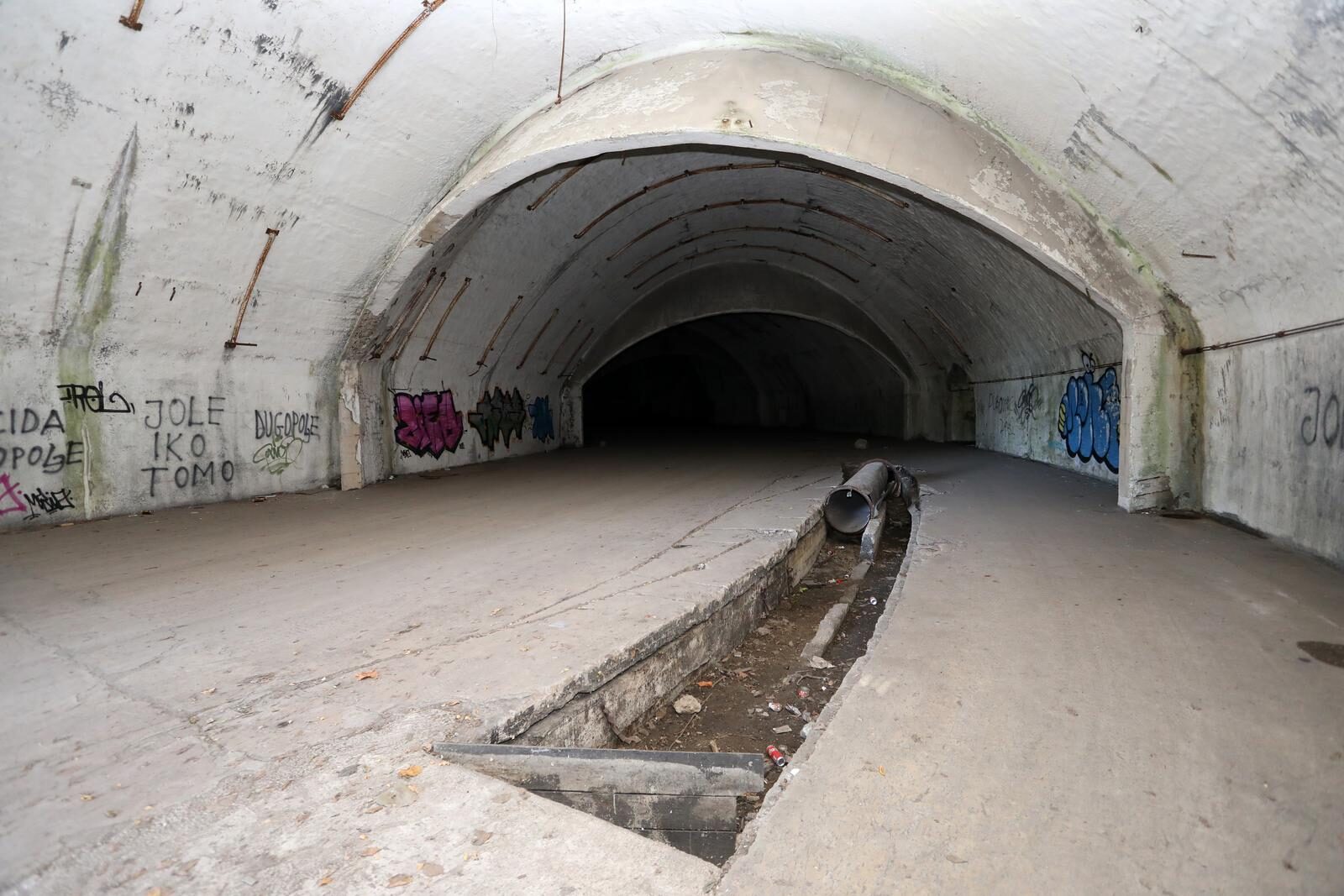 Vojni aerodrom Željava, najveći podzemni aerodrom i nekadašnja baza JNA