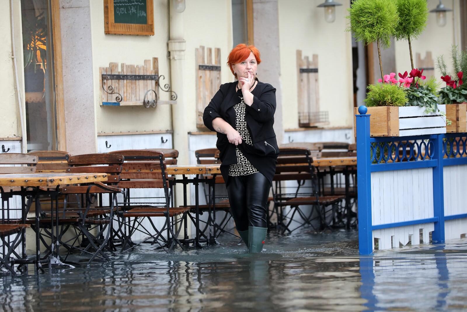 Rijeka: Jako jugo i kiša poplavilo ulice oko tržnice i rivu