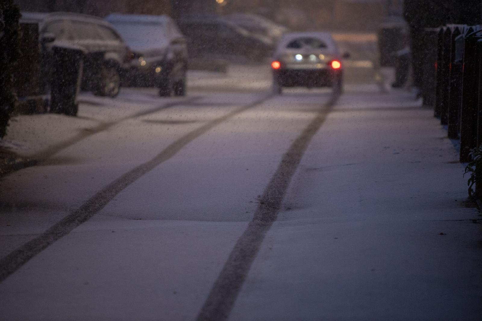 Zagreb: Zahlađenje i snijeg na ulicama grada