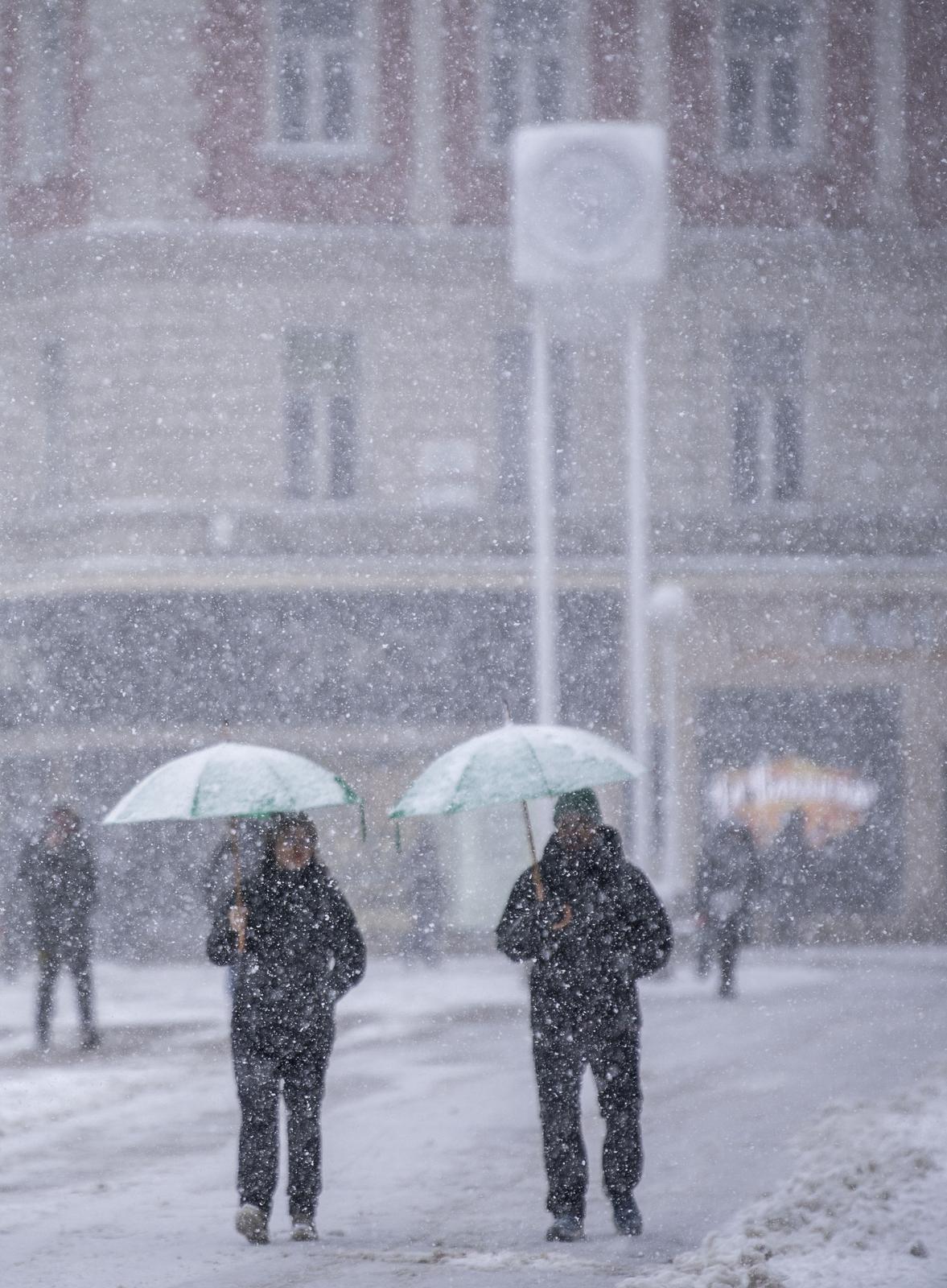 Zagreb: Snijeg ne prestaje padati