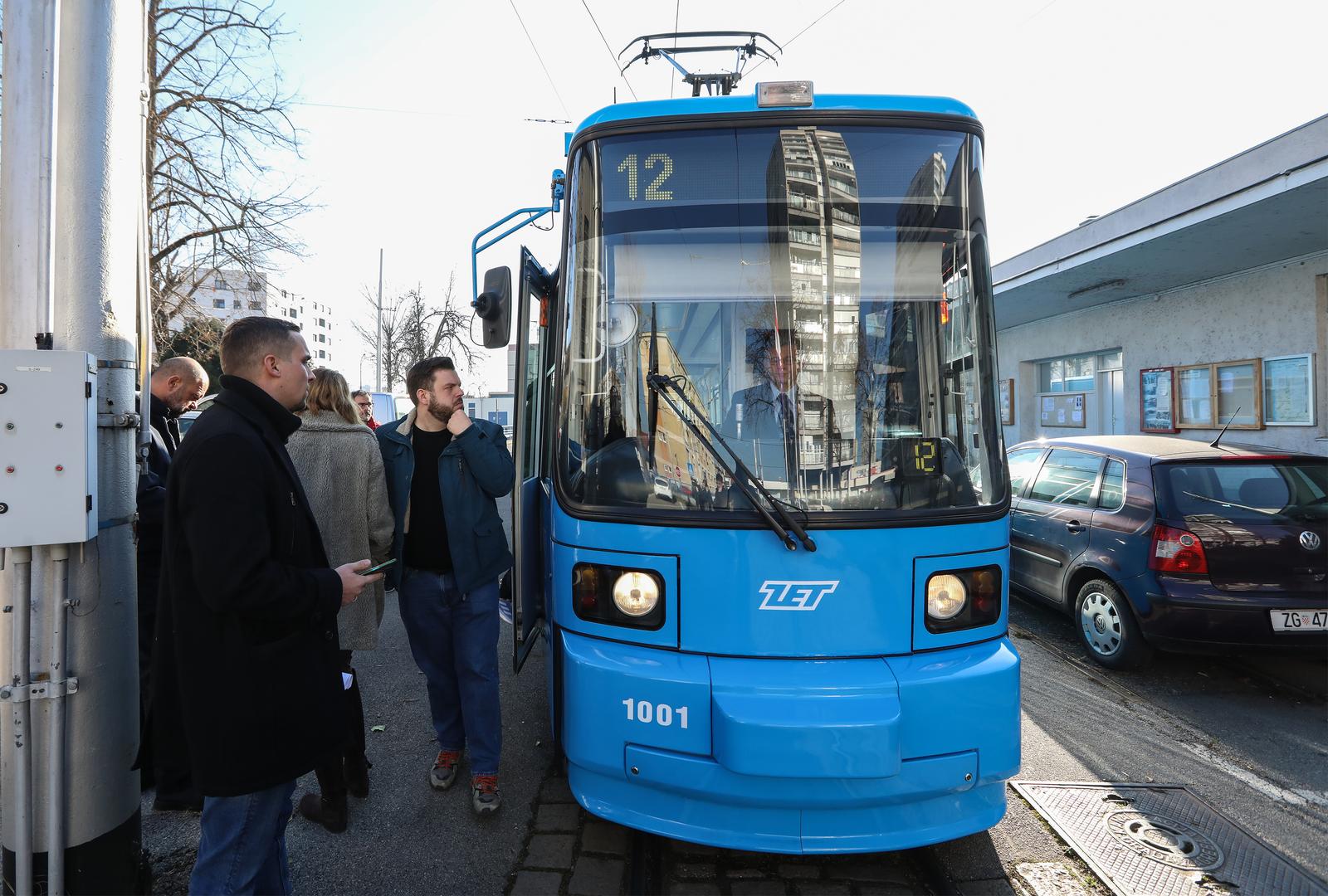 Zagreb: Prvi rabljeni niskopodni tramvaj koji je isporučen iz Njemačke pušten je u promet