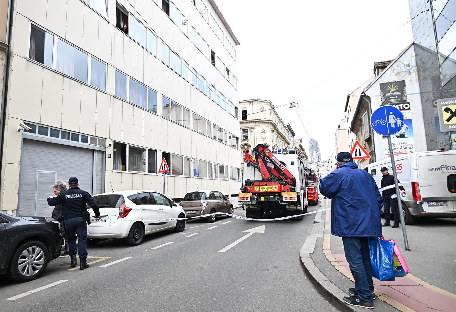 Zagreb: Urušila se skela sa zgrade u Petrinjskoj ulici