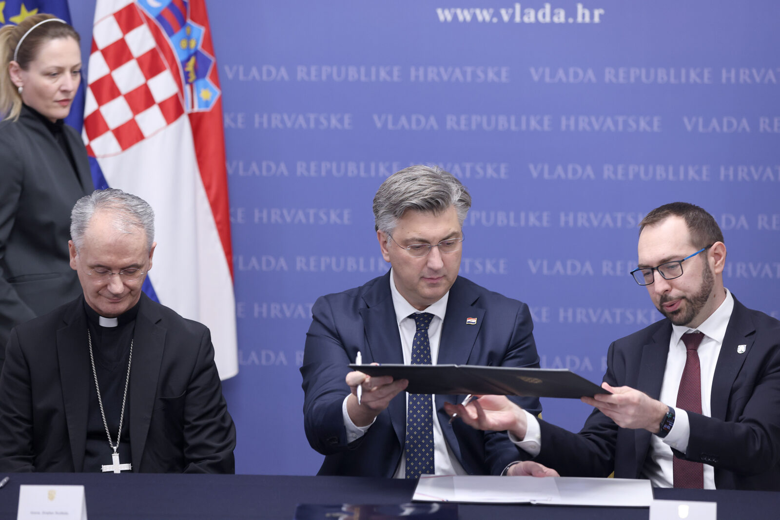 Zagreb: Potpisan sporazum o rekonstrukciji stadiona Maksimir