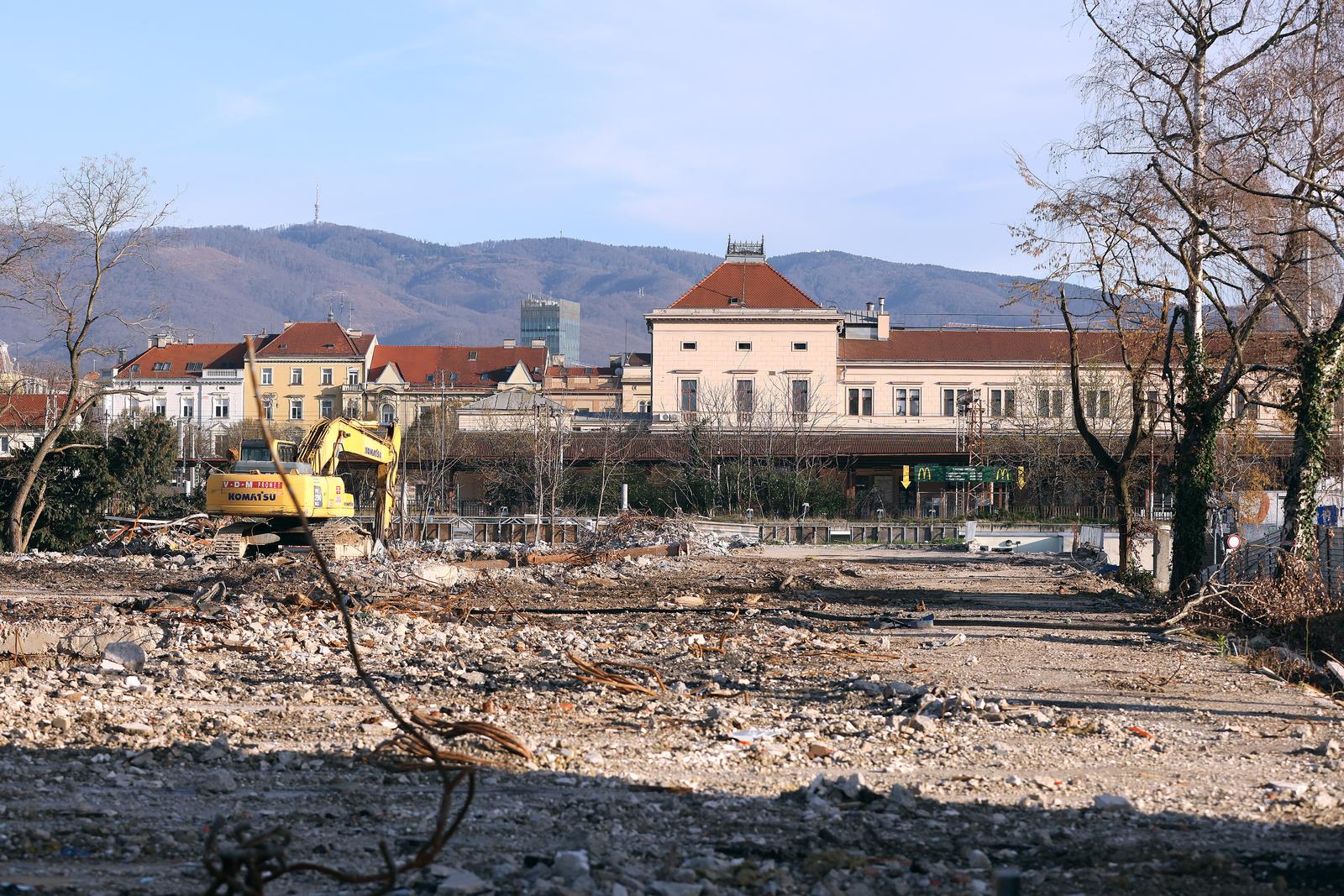 Zagreb: Konačno srušena stara zgrada u Paromlinskoj