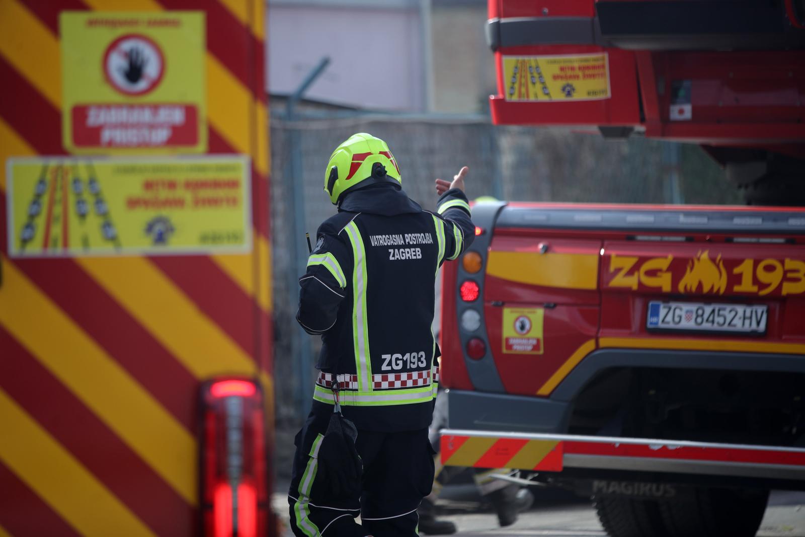 Zagreb: Gori tiskara na Trešnjevci, osam vatrogasnih vozila na terenu