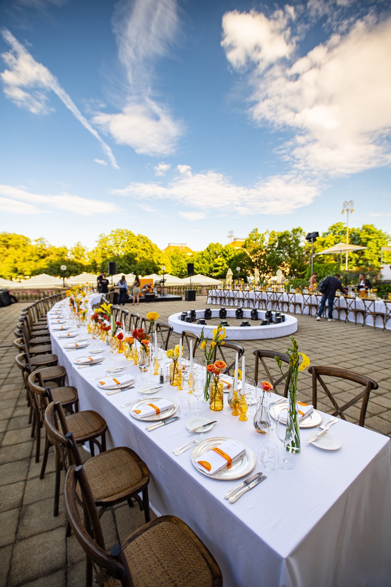 Veuve Clicquot Solaire Tables_4