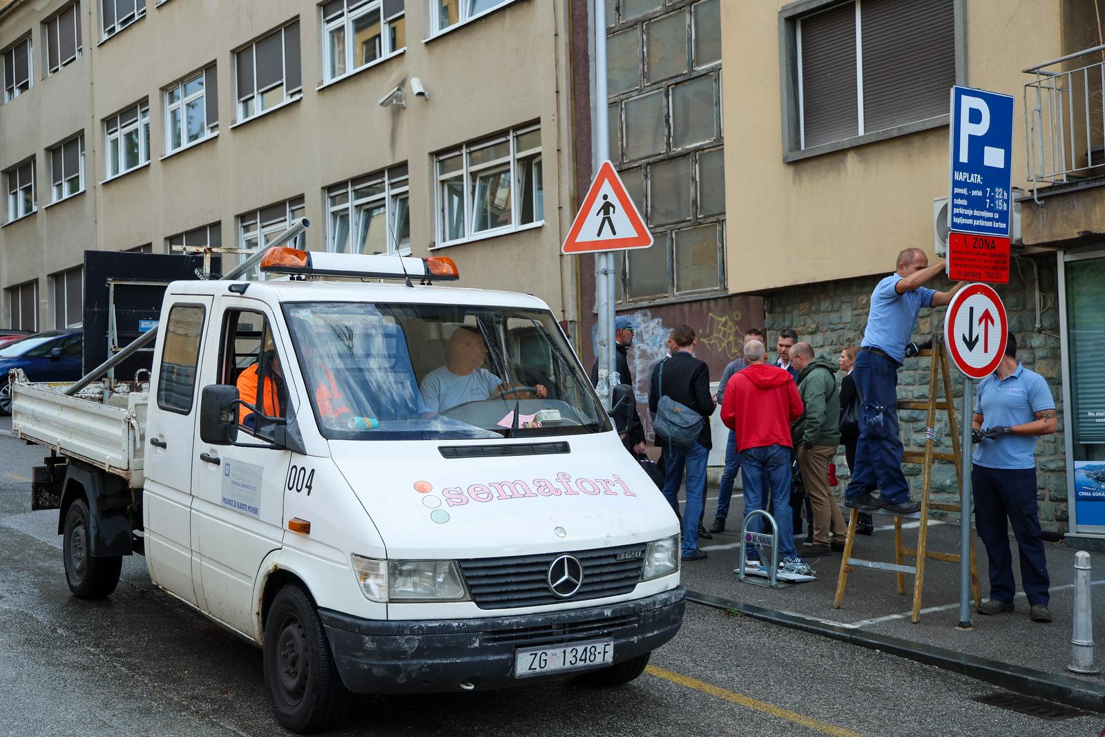 Zagreb: Postavljanje novih informacijskih ploča o novoj zoni parkinga