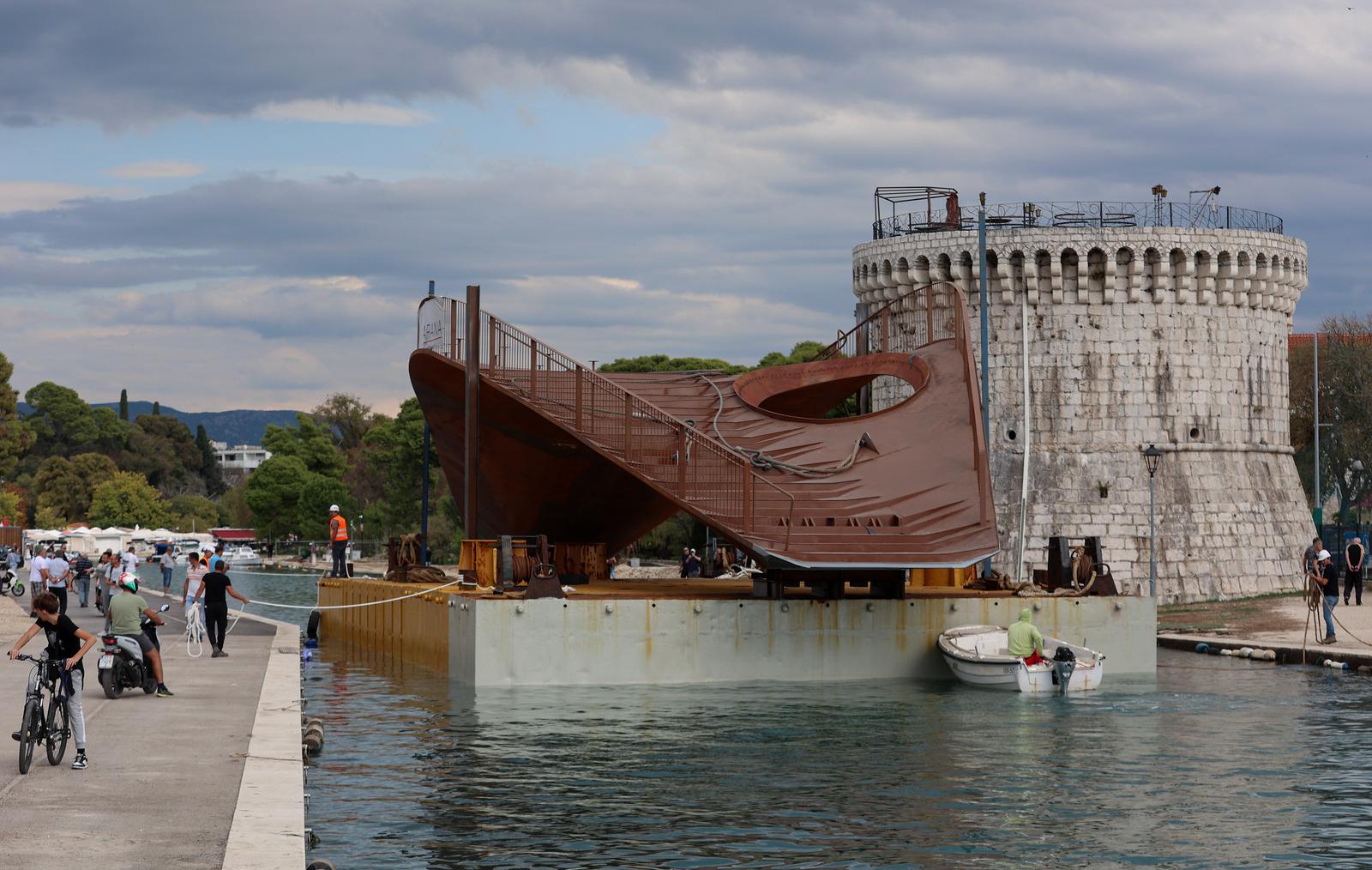 Trogir: Počinje montaža novog pješačkog mosta