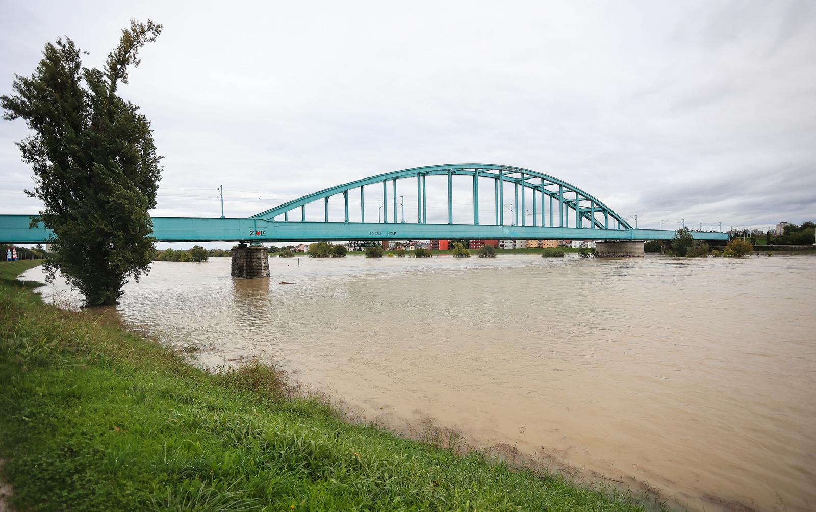 Sava se u Zagrebu izlila iz korita