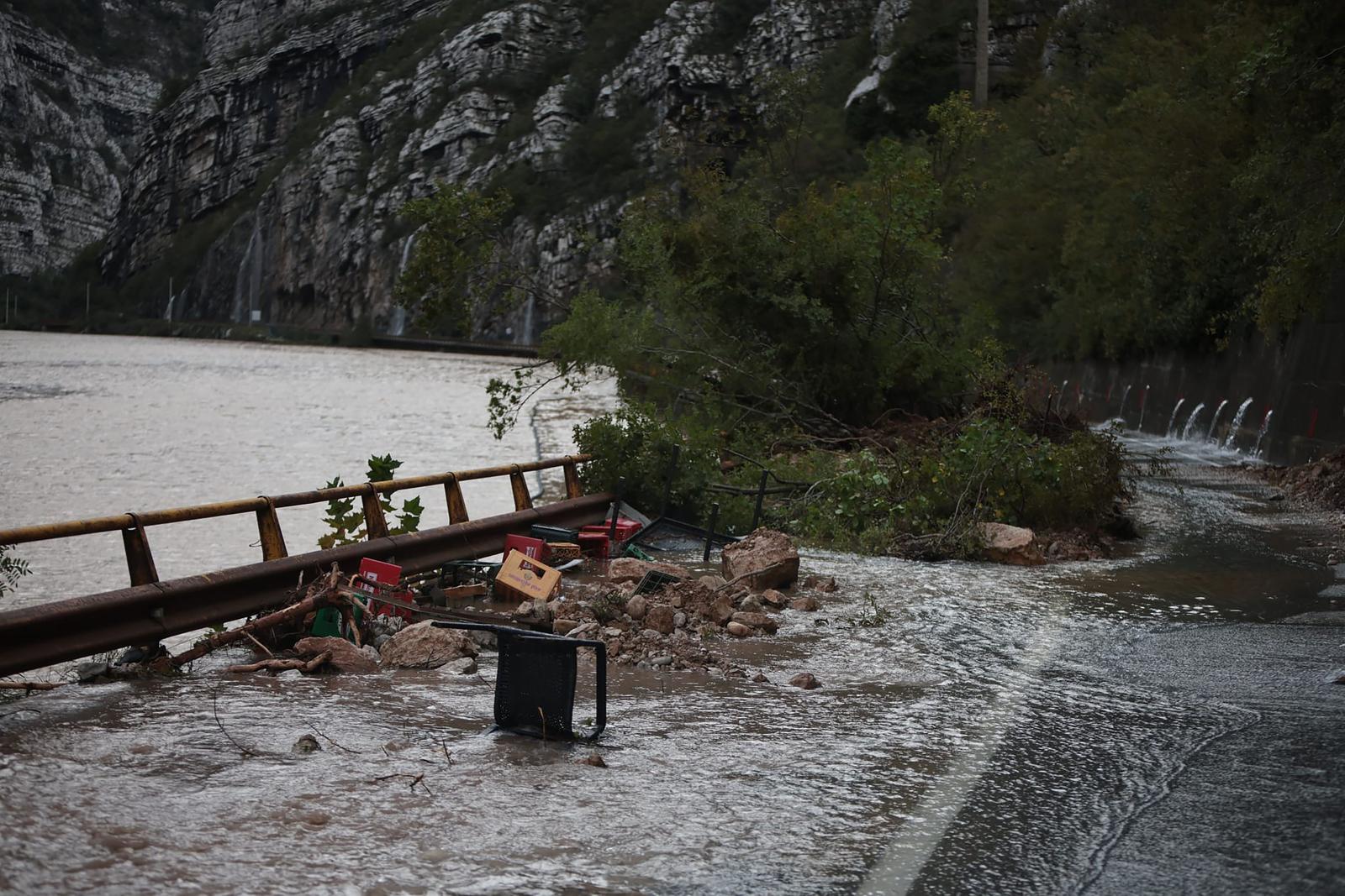 Dramatična situacija kod Jablanice, bujica odnijela ceste, prugu, mostove