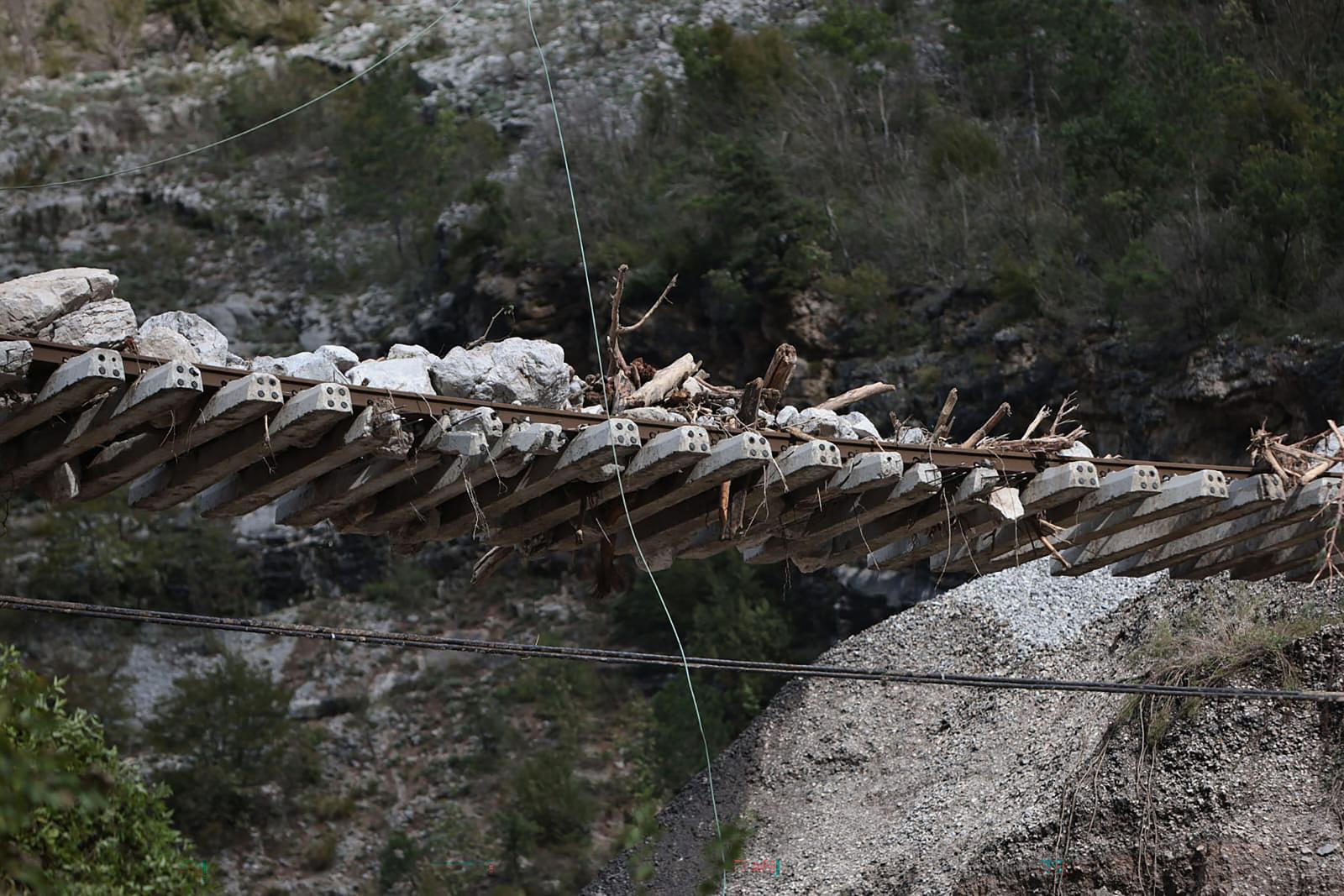 Dramatična situacija kod Jablanice, bujica odnijela ceste, prugu, mostove