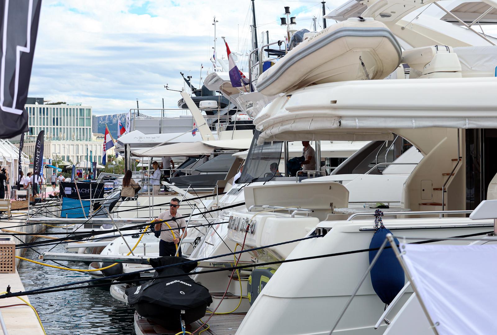 Split: Izložene jahte u skopu CROYA Charter Showa